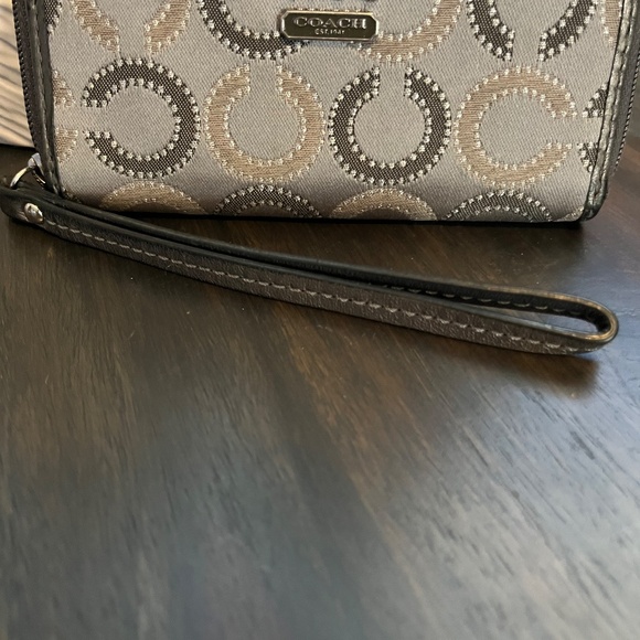 Coach Zip Around Wallet Wristlet Silver/Gray Optic C  - Picture 6 of 16